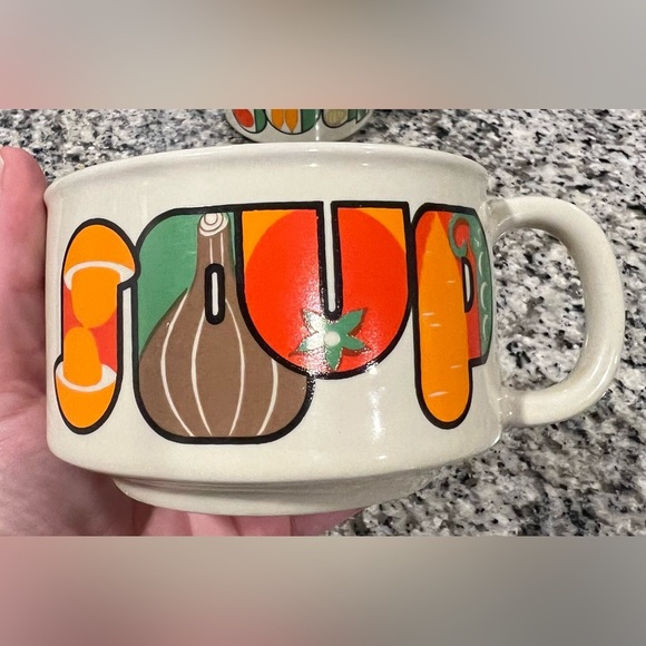 Vintage 1970s/1980s Set of 2 Soup Mugs Retro Vegetable Design EUC! 🥦🥕🍅🍆 - Picture 3 of 15